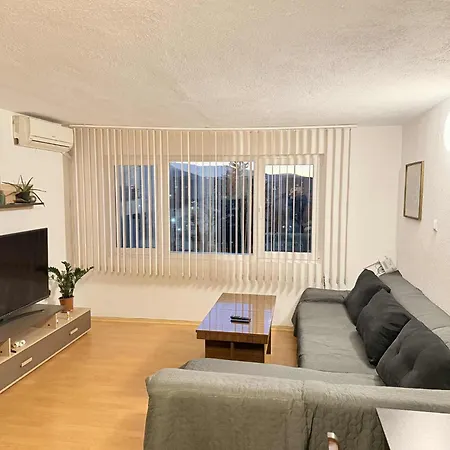 Апартаменты Cozy Two Maisonette Самоков